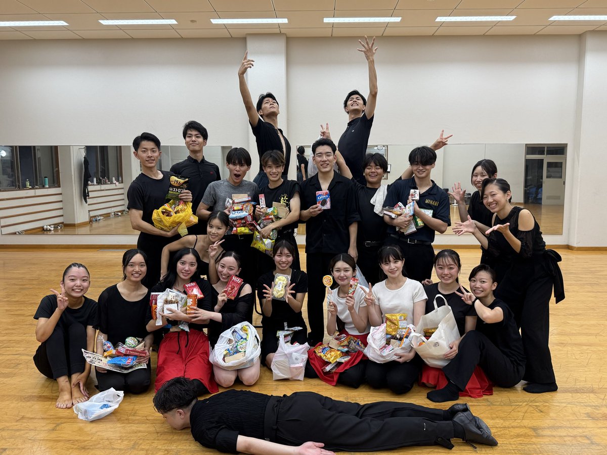 明日、九州大学小体育館にて行われるPassion杯にて、1年生が7ヶ月の集大成をぶつけ合います🔥それぞれのストーリーが詰まった負けられない戦いを見届けましょう🎵是非会場にお越しください❤️‍🔥また、福岡大学の個性豊かな1年生の応援をよろしくお願い致しますm(_ _)m