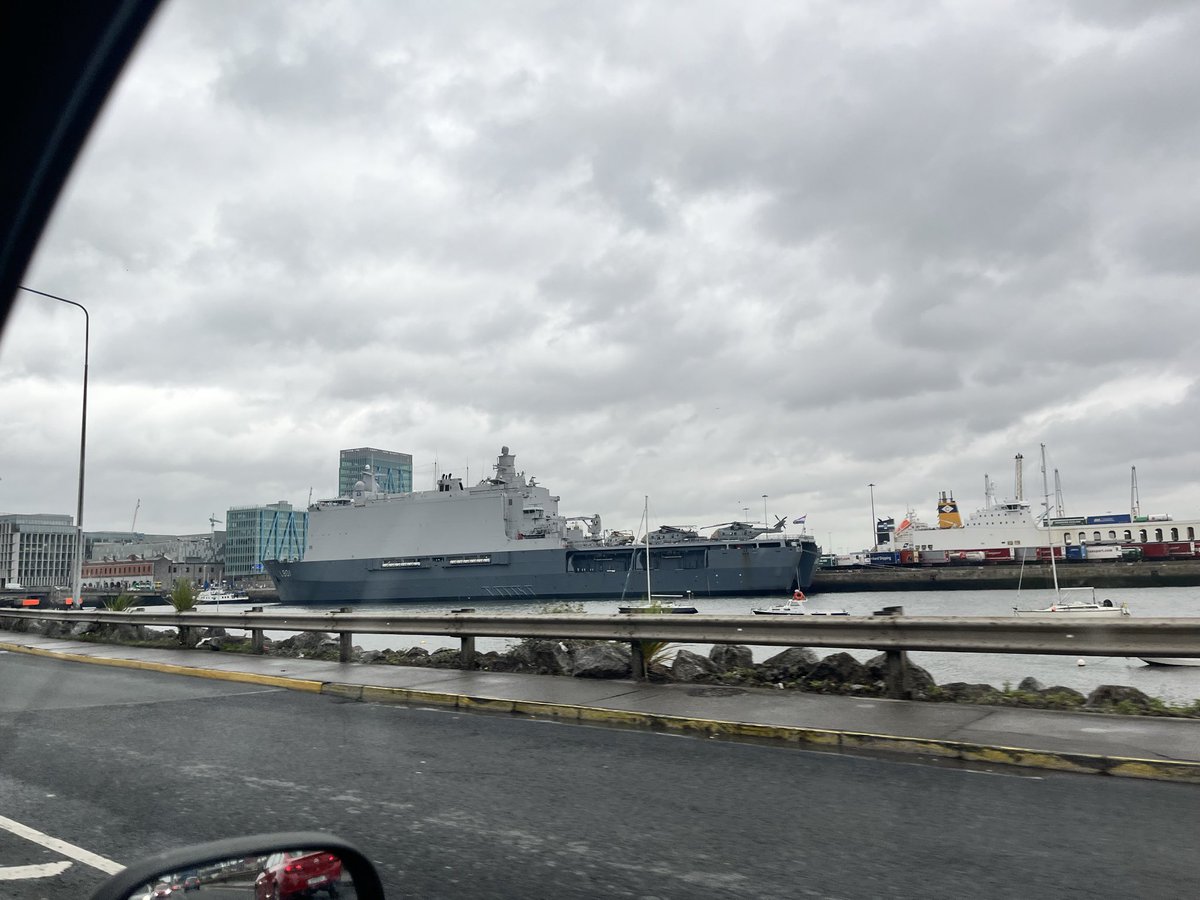 feehew's tweet image. Anyone know whose this is on docks today Saturday? #boat #docks