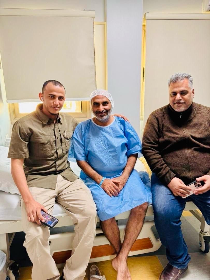 صورة العميد الركن #فاروق_الخولاني اركان حرب محور الحديدة قائد اللواء الاول تهامه بعد اجراء عملية جراحية نتمنى له الشفاء والعافيه والعوده سالماً غانماً معافاً والحمدلله على سلامته 
#المقاومة_الوطنية 
#yemen