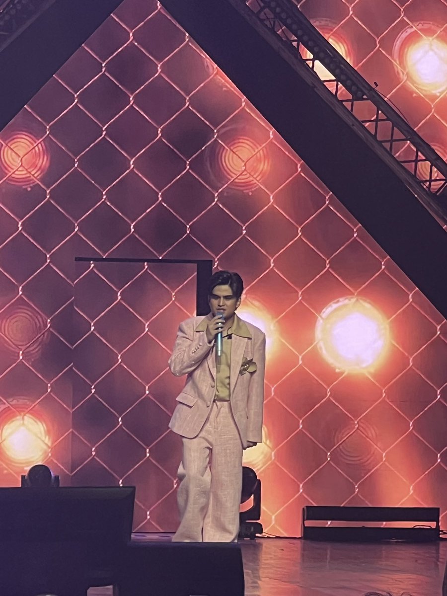 haeshenv's tweet photo. what a night !! i’ve been to a lot of concerts but this is my first time attending a local artist and will definitely didn’t disappoint 😭🫶🏻 ANG GALING MOO @willashley05 

#WillAshleyDreamConcert https://t.co/RXZx9PaCut