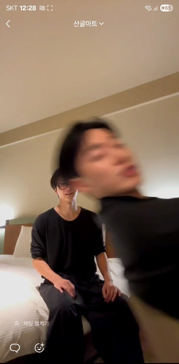 오늘도 빠르게? 소중한 한 표~
#2025MAMAVOTE #ATEEZ