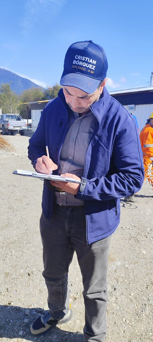 DipCBorquez's tweet photo. En Puerto Aysén conocí la Casa Piloto, un ejemplo de cómo sí se pueden hacer las cosas bien.
Mi compromiso es mantener y aumentar los recursos para que más familias de la Región de Aysén puedan alcanzar su casa propia. 💙
🗳️ K64 – Cristian Bórquez Acuña
#RegionDeAysen
#PNLChile https://t.co/XDgz8iSFOr
