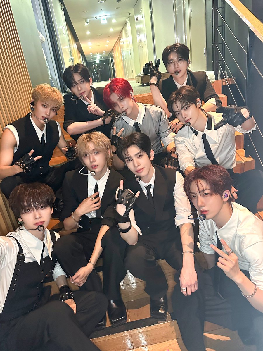 i vote #CRAVITY for #2025MAMAVOTE 
🙂‍↕️🧡
