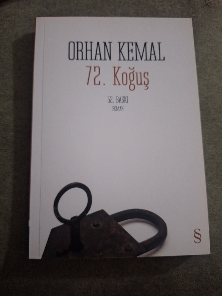 Tüm yapıtlarında her şeye rağmen insana dair inancını ve sevgisini koruyan yazar, derin çukura yuvarlanmış insanların, en yakınını dahi üç kuruş uğruna vurabilecek kadar alçalmış olanların dünyasını bir koğuşun karanlığında anlatıyor.
72. KOĞUŞ
Orhan Kemal