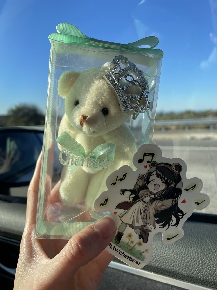 Twitchcon ready with my Cherbe4r items  :3