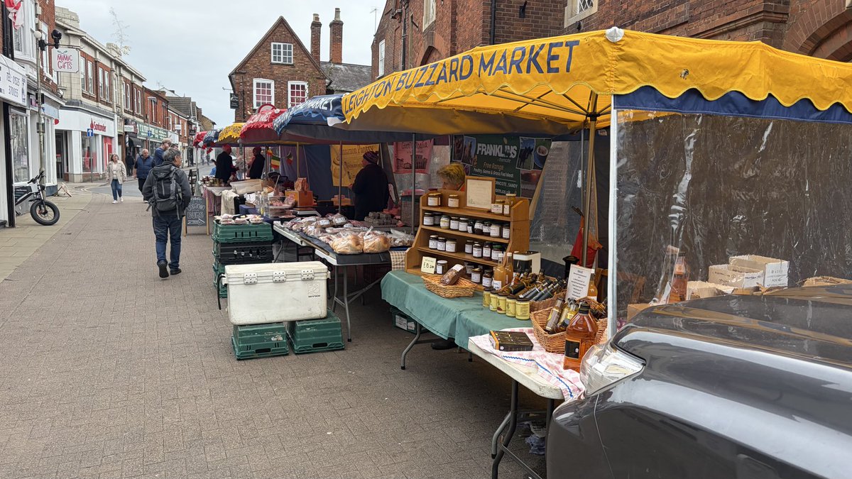 MarkVersallion's tweet image. Great to see so many friends and neighbours at the farmers market today.  Leighton Buzzard Market is on every Saturday but every third one is dedicated to farm produce direct from farmers, grown in Bedfordshire.