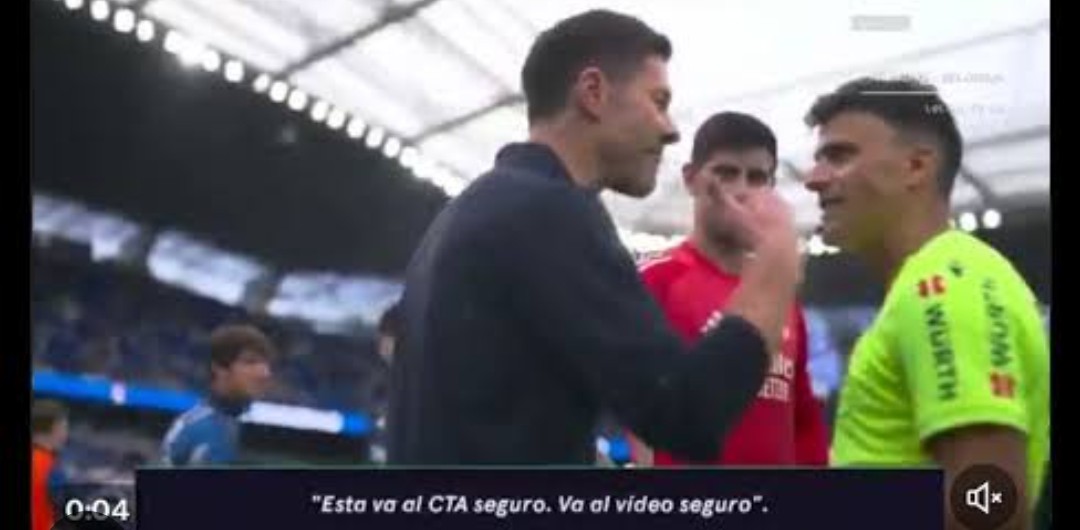 No me olvido evidentemente de que Xabi Alonso le dijo en SU PUTA CARA a Gil Manzano: "QUÉ VERGÜENZA... ESTO VA AL CTA SEGURO o NO QUIERO PENSAR MAL JESÚS..." y no lo expulsó.

Y a Flick lo ha echado vete tu a saber porqué, como el año pasado ante el Betis, que le expulsaron por