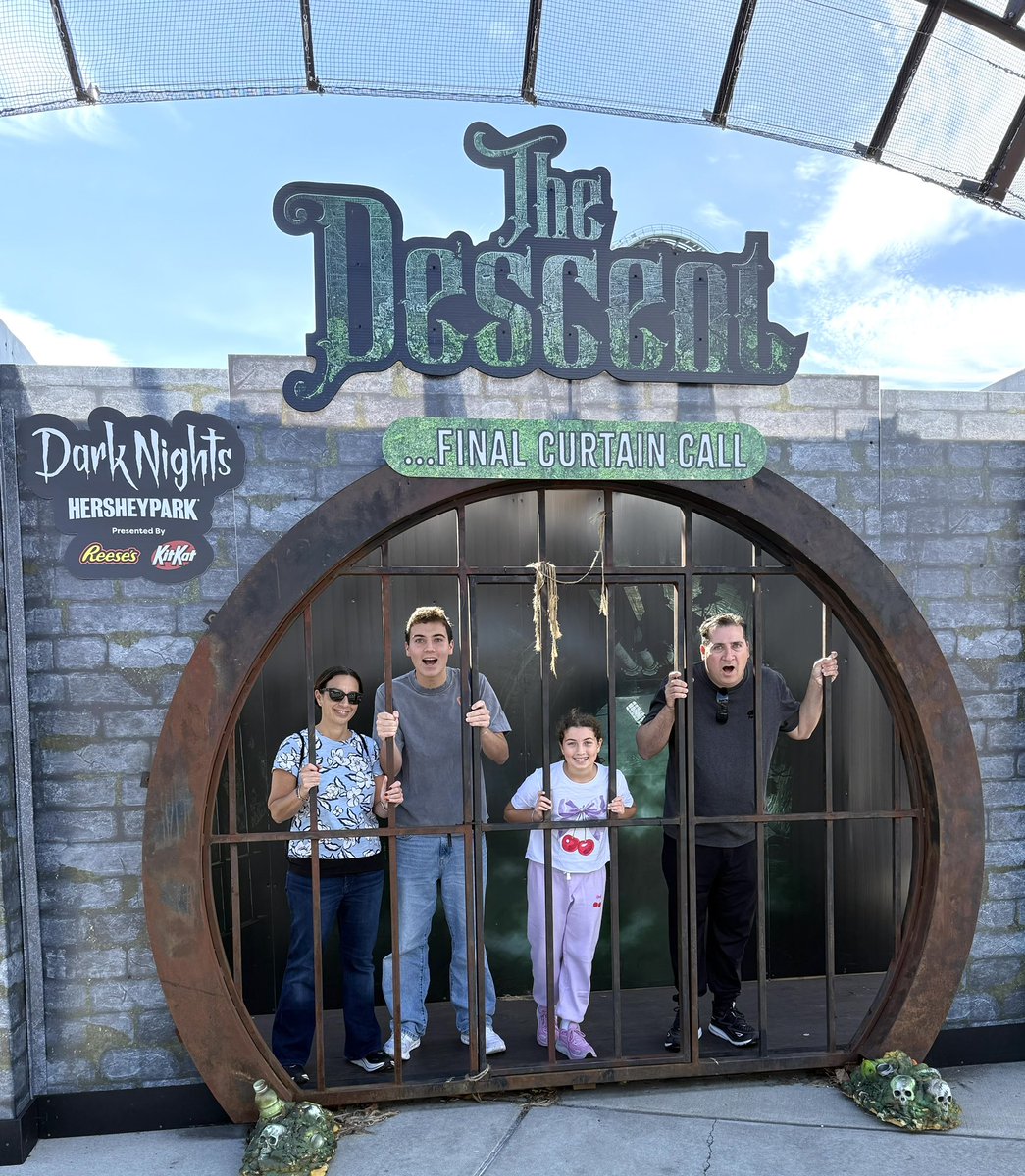 Hershey, PA or Nowhere! 
Back at our happy place <a href="/HersheyPA/">Hershey PA</a> <a href="/Hersheypark/">Hersheypark</a> for a spectacular autumn day of thrills, chills &amp; family fun. 
#hersheyparkhalloween #darknights #hersheyparkhappy