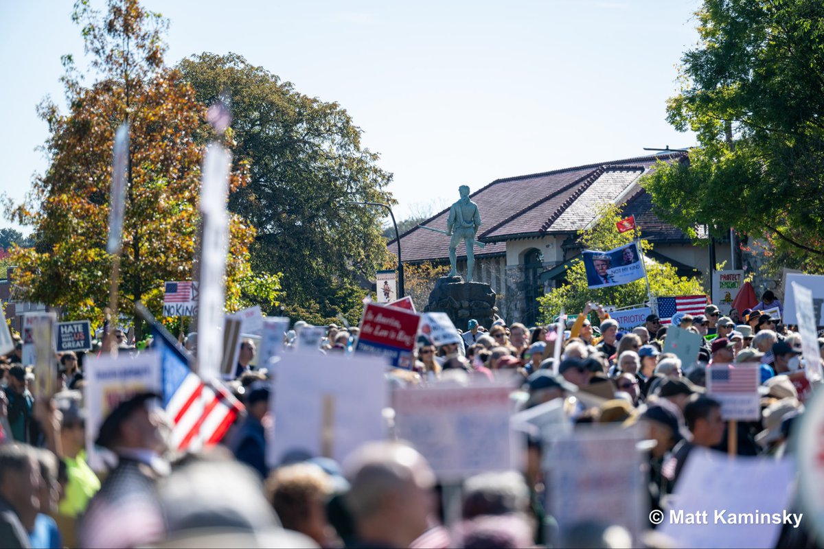 matty_kam's tweet image. No kings protest held in #Lexington Saturday morning.