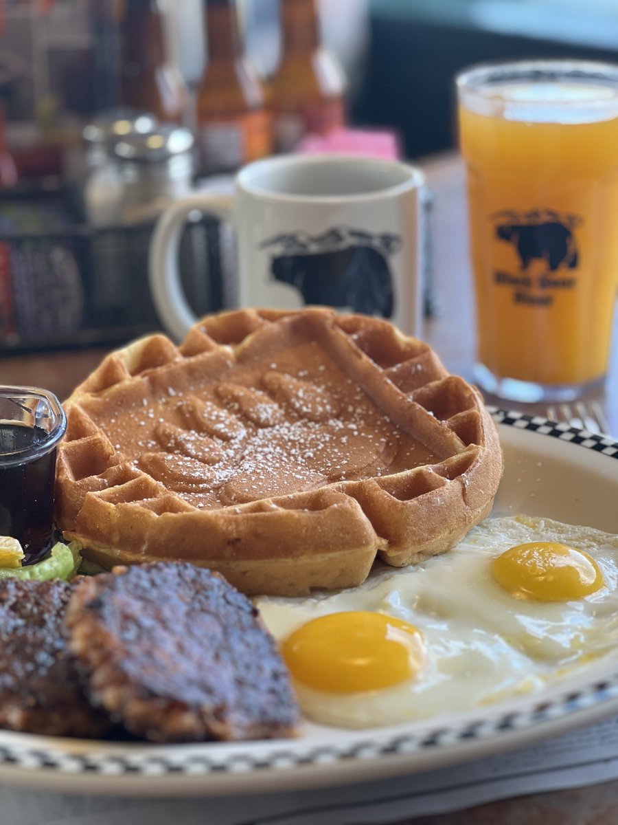 BlackBearDiner's tweet photo. Good things come in threes. Which Bear’s Choice breakfast plate is calling your name?  🐻

#BearsChoice #BlackBearDiner #BreakfastAllDay #SweetAndSavory #DinerEats #ComfortFood https://t.co/Nl48HkgV7u