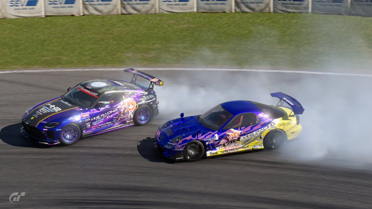 GT7osodoRyu's tweet photo. お知らせ

この度、HI-2RACINGに新メンバーとしてムギ(@SOLID_DAYS_BLUE)さんが加入する事になりました！！！
ムギさんはロータリーチームRe.VERTEXのリーダーを務めており、リアルでもドリフトをされている方です！
#HI2RACING
#RE_VERTEX https://t.co/hZjOajZk4W