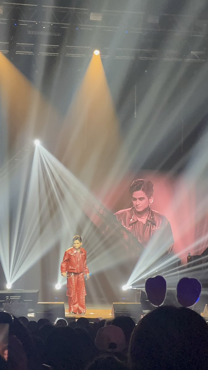 greenwichpizza's tweet image. WILL LIVE THE DREAM 💚✨

#WillAshey #WillAshleyDreamConcert