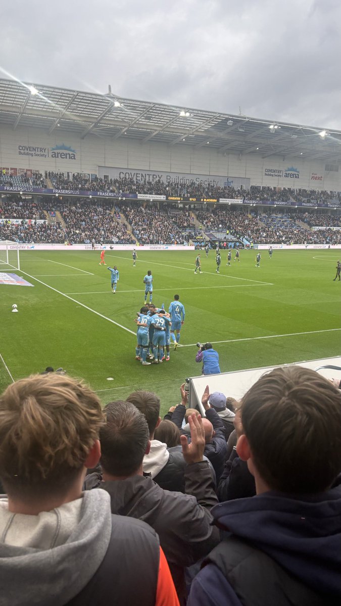 10 games played, 10 unbeaten, 29 goals and top of the league! what has happened to us😍 #PUSB