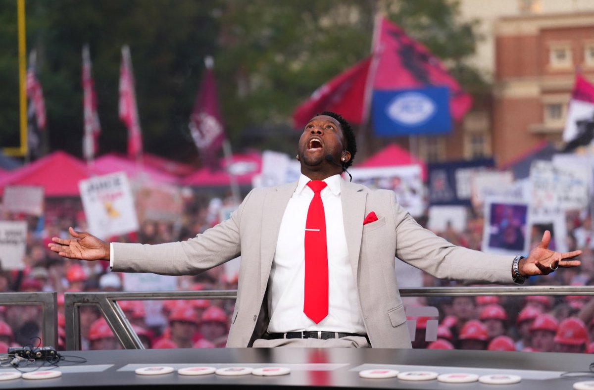 That SATURDAY morning feeling after <a href="/LouisvilleFB/">Louisville Football</a> beat #2 Miami <a href="/SportsCenter/">SportsCenter</a> #GoUofL #L1C4