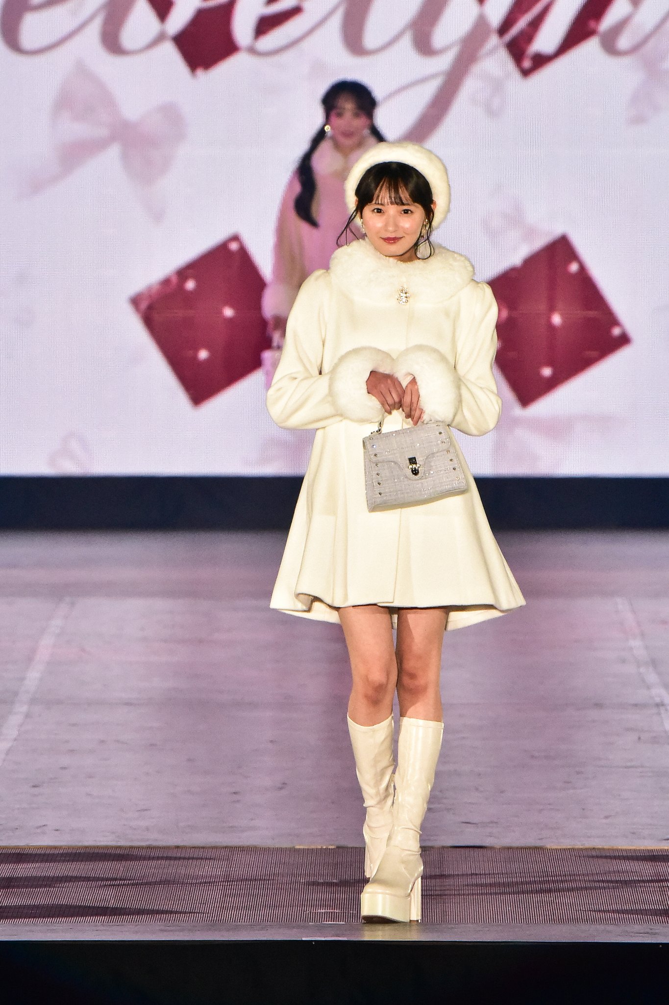 ビューティー遠坂 本日発売のnon-noの表紙に #遠藤さくら が登場しています🧡 ぜひ