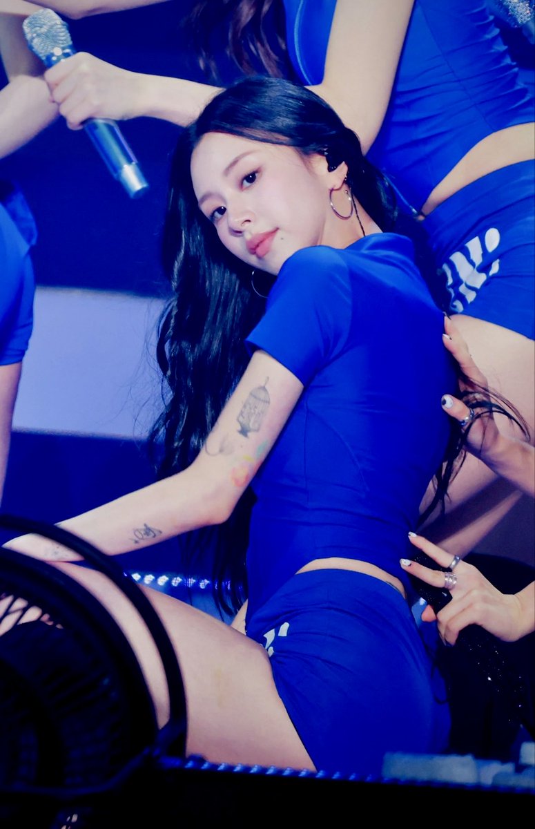 chaeyoung pics tweet media
