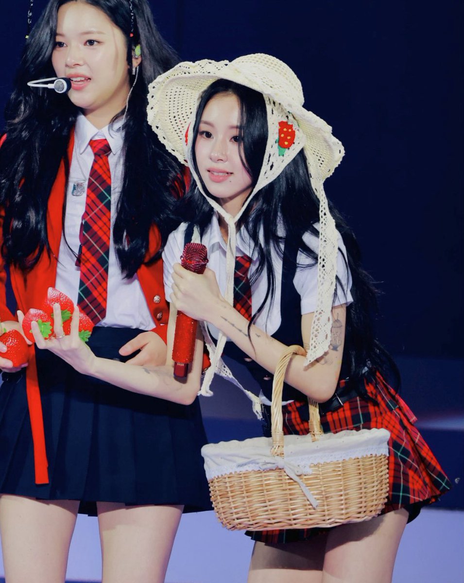 chaeyoung pics tweet media