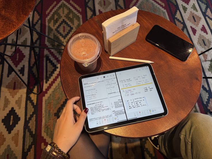 madeleine✶ tweet media