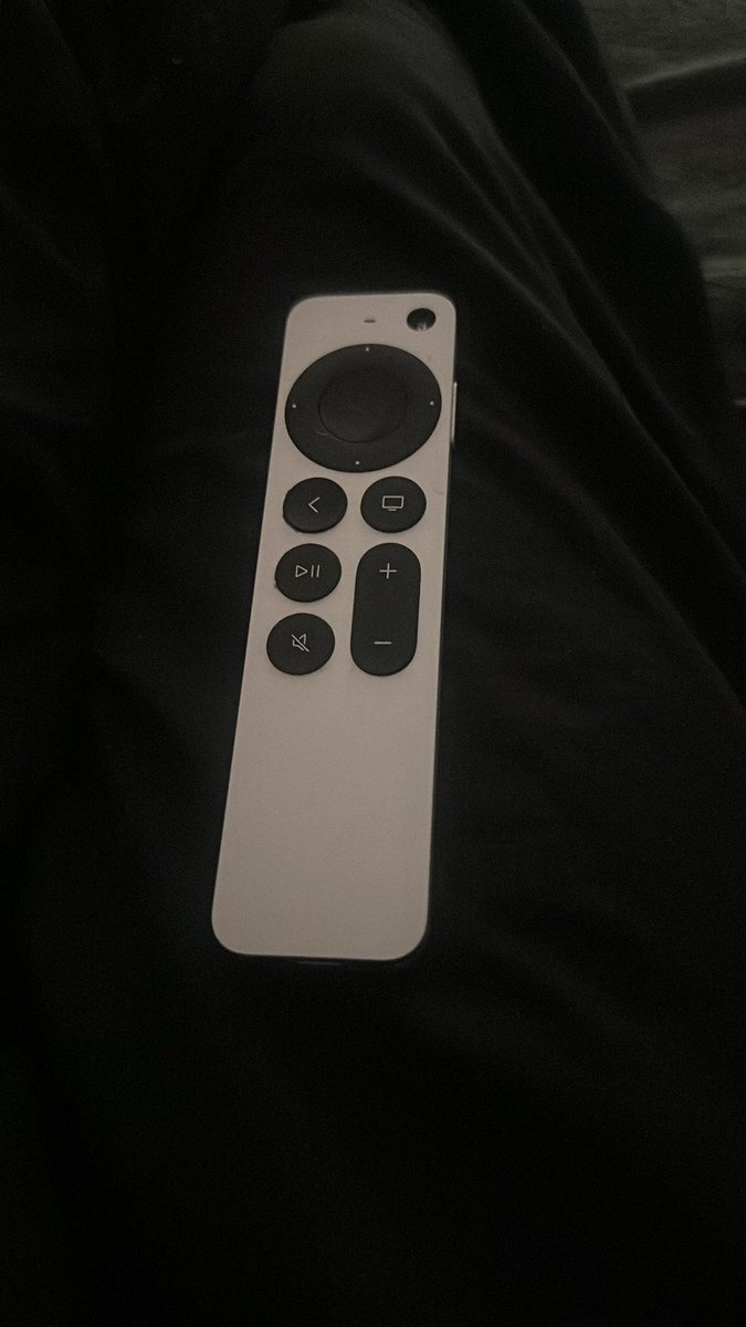 Imdanbaker's tweet photo. If apple really knew their customers this would have a bottle opener on it https://t.co/AuCN34pic0