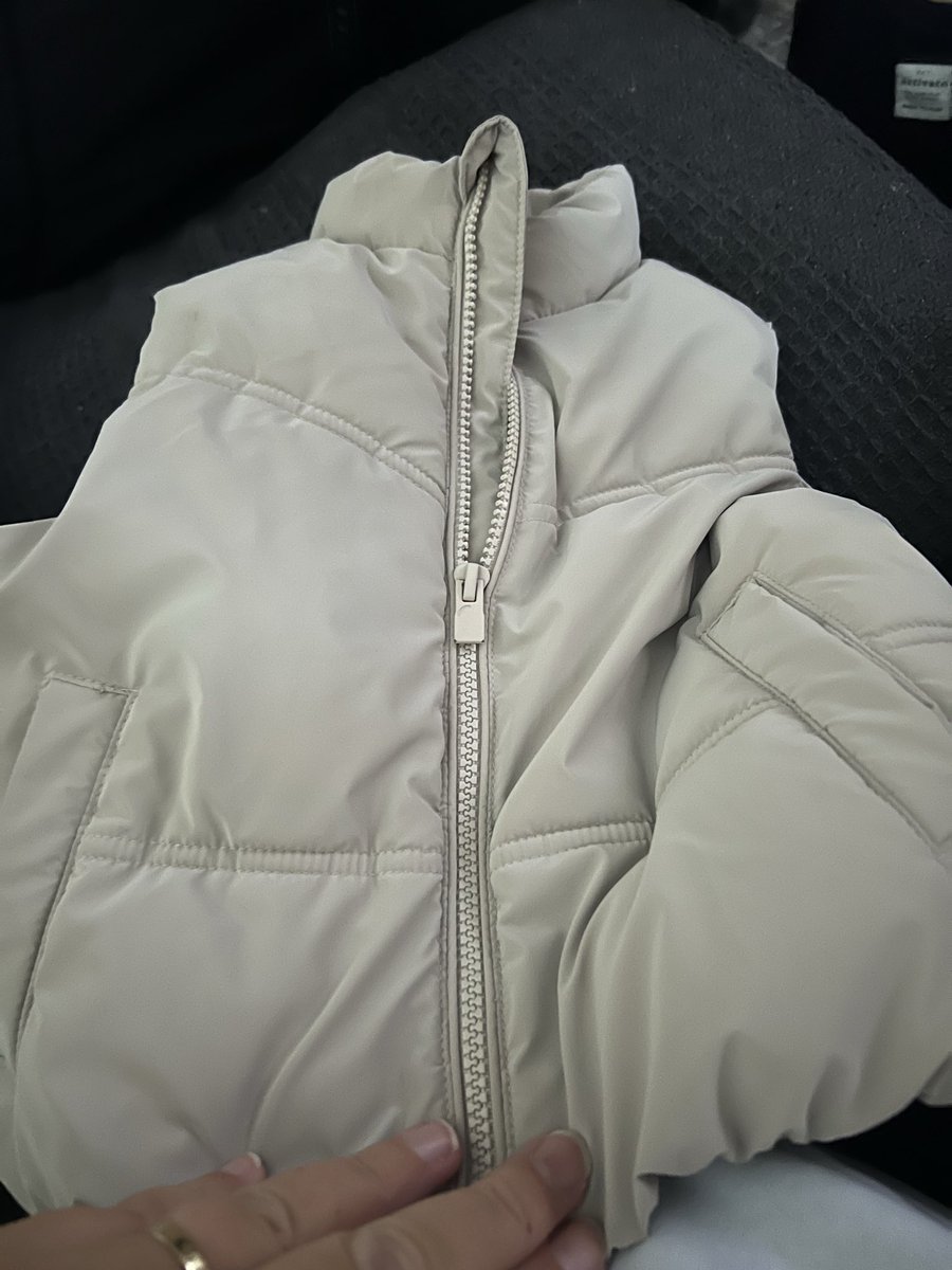 SuziUllah's tweet photo. @ZARA very disappointed with this gilet bought for my little one. Followed wash instructions shook it out yet the inside stuffing is still very bitty and in clumps. Not what I'm used to from Zara quality https://t.co/73NwpDJAp1