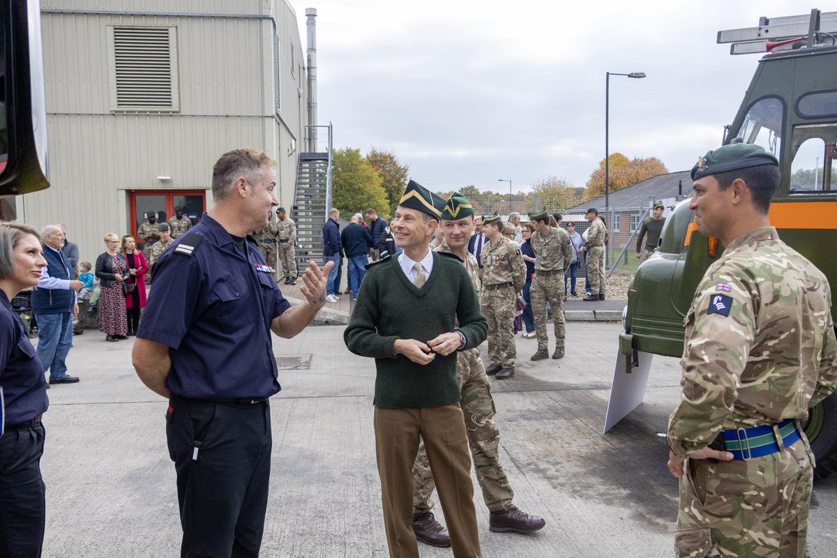 HRH Duke of Edinburgh, Prince Edward joined The Queens Royal Hussars regiment’s Families Day on October 11th. Past and present members of the regiment joined to share stories and showcase equipment developed over the years.

📸Ludgershall Fire Station