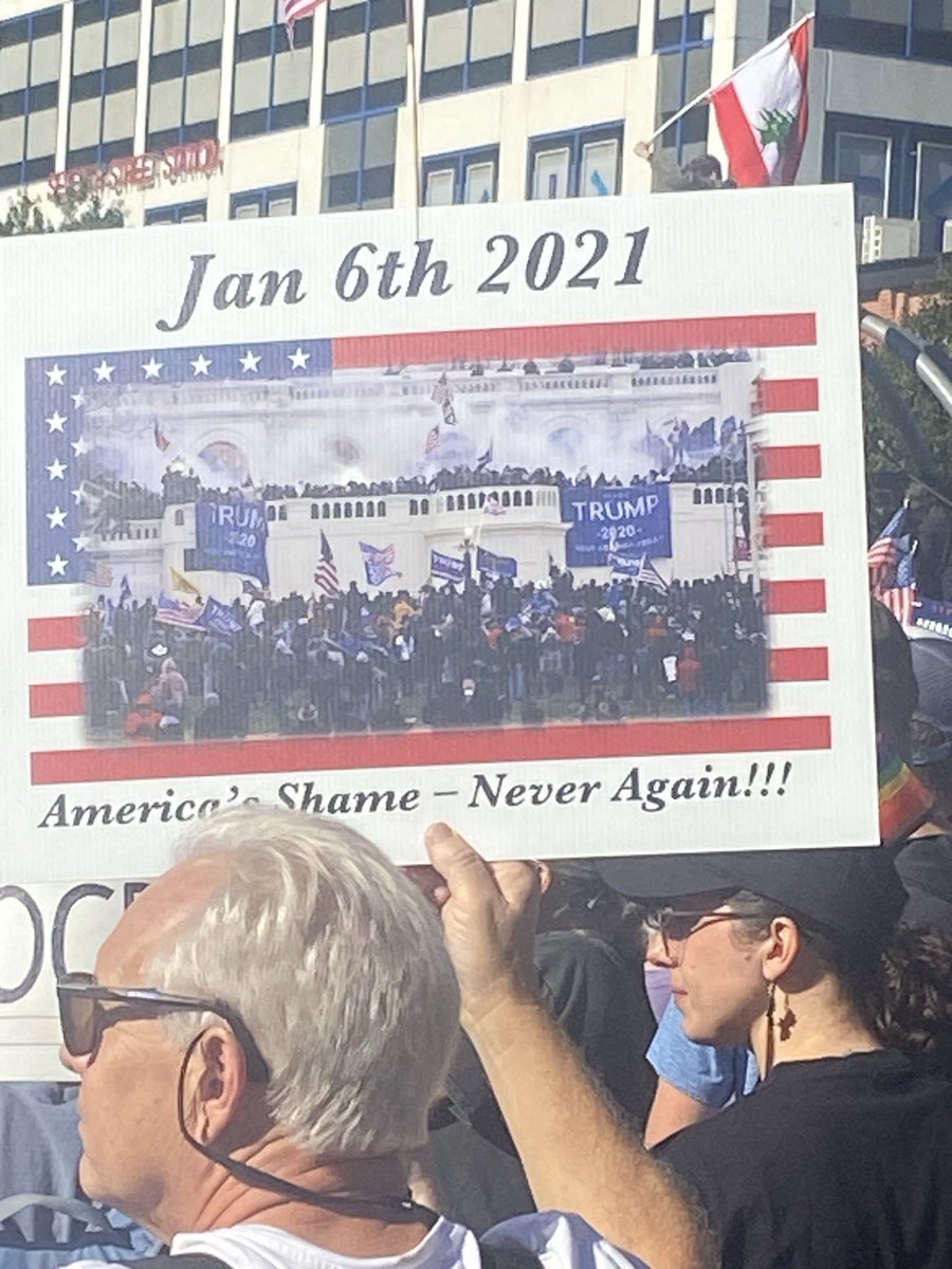 wayfarer_99's tweet photo. The Signs of No Kings 2, Charlotte, NC #NoKings2 https://t.co/HxaYwcKFrJ