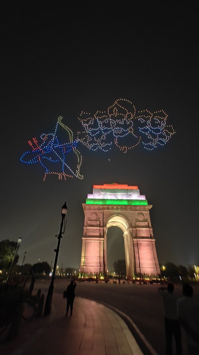 BotLabDynamics's tweet image. This Diwali, we welcome shree Ram with a 1000-drone show at India Gate, Delhi
.
.
.
#Botlabdynamics #BotLabdroneshows #droneshow #dronelightshows #DroneTechnology #dronetech #indiagatedroneshow #delhidroneshow #droneshowinDelhi #Diwali #HappyDiwali #Entertainment #Innovation