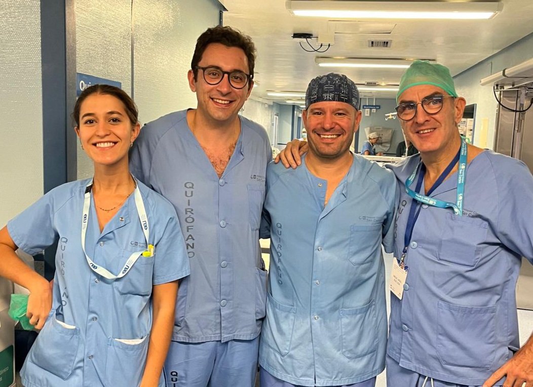 Un placer participar en el curso internacional del H. Clínico San Carlos #Madrid 
Enhorabuena <a href="/JesusMorenosier/">Doctor J Moreno Sierra</a> y equipo por el éxito. Gracias x la invitación y hospitalidad 

#miniECIRS con <a href="/kikegonzalez11/">Enrique G. MD</a>
Claudia González y MA Ruiz

Gracias <a href="/CP_Endourology/">Coloplast Interventional Urology - Europe</a> x el apoyo 
#TFLDrive