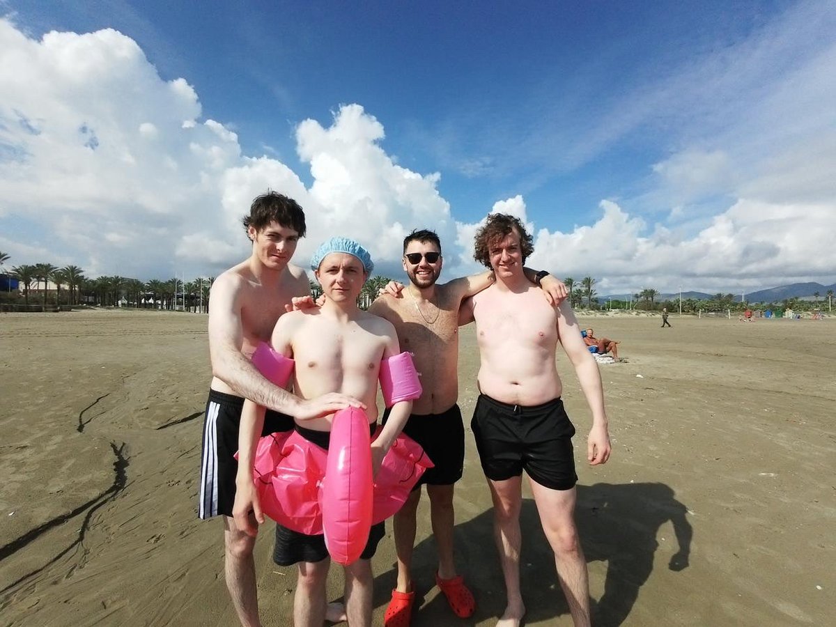 Shambolics tweet media