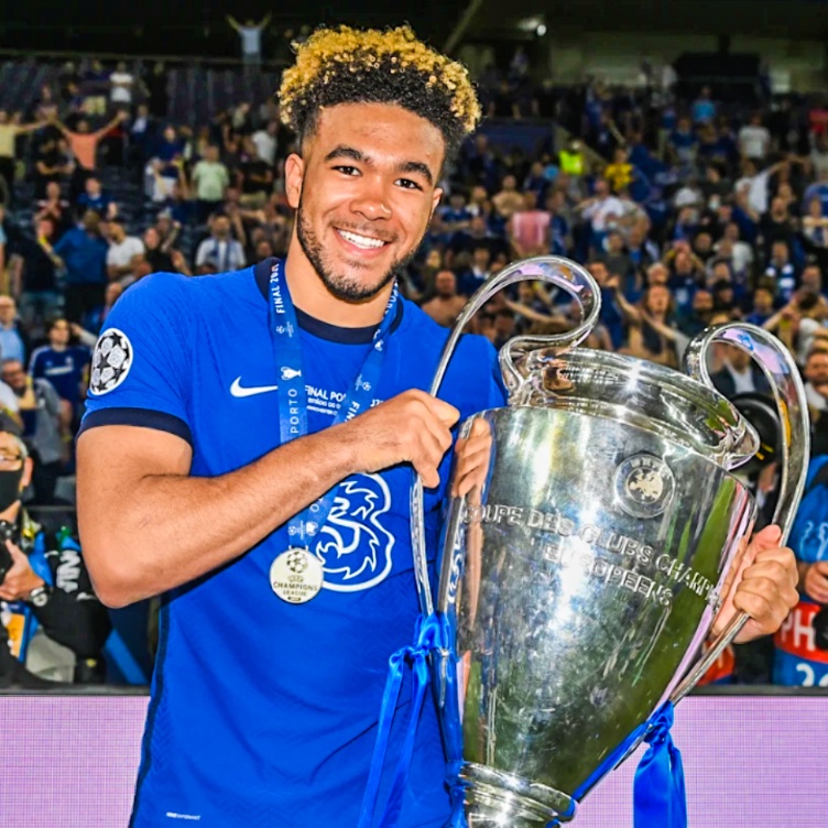 🏴󠁧󠁢󠁥󠁮󠁧󠁿✅ 𝐎𝐅𝐅𝐈𝐂𝐈𝐀𝐋 | Reece James (25) has now made 200 appearances for Chelsea. 🔵✨

From the academy to the first team. So far, he has won 5 trophies at Chelsea, including the UEFA Champions League.