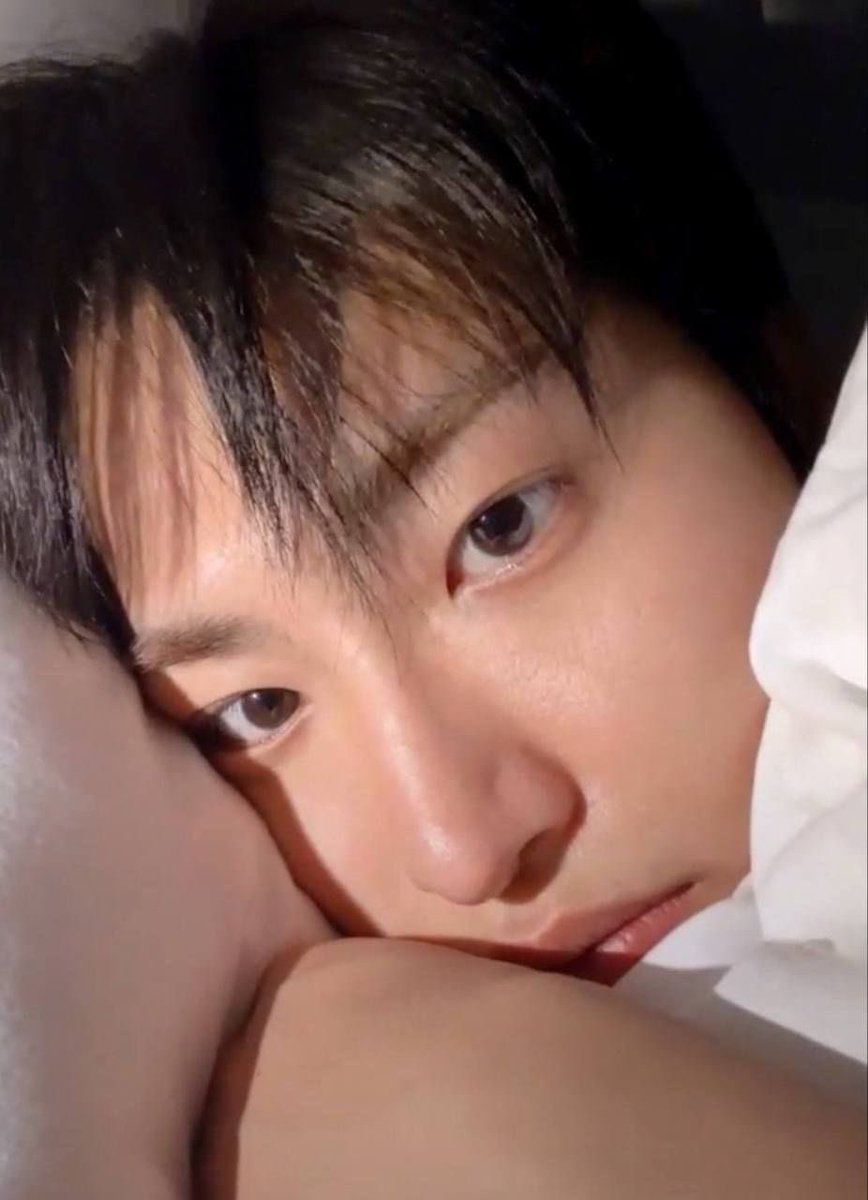 " l love you "

                                                  " You probably say 
                                                   that to everyone "

" Yesss🥺 "

                                         " What do mean yes ? "

" I do tell everyone 
that I love you♥️ "
