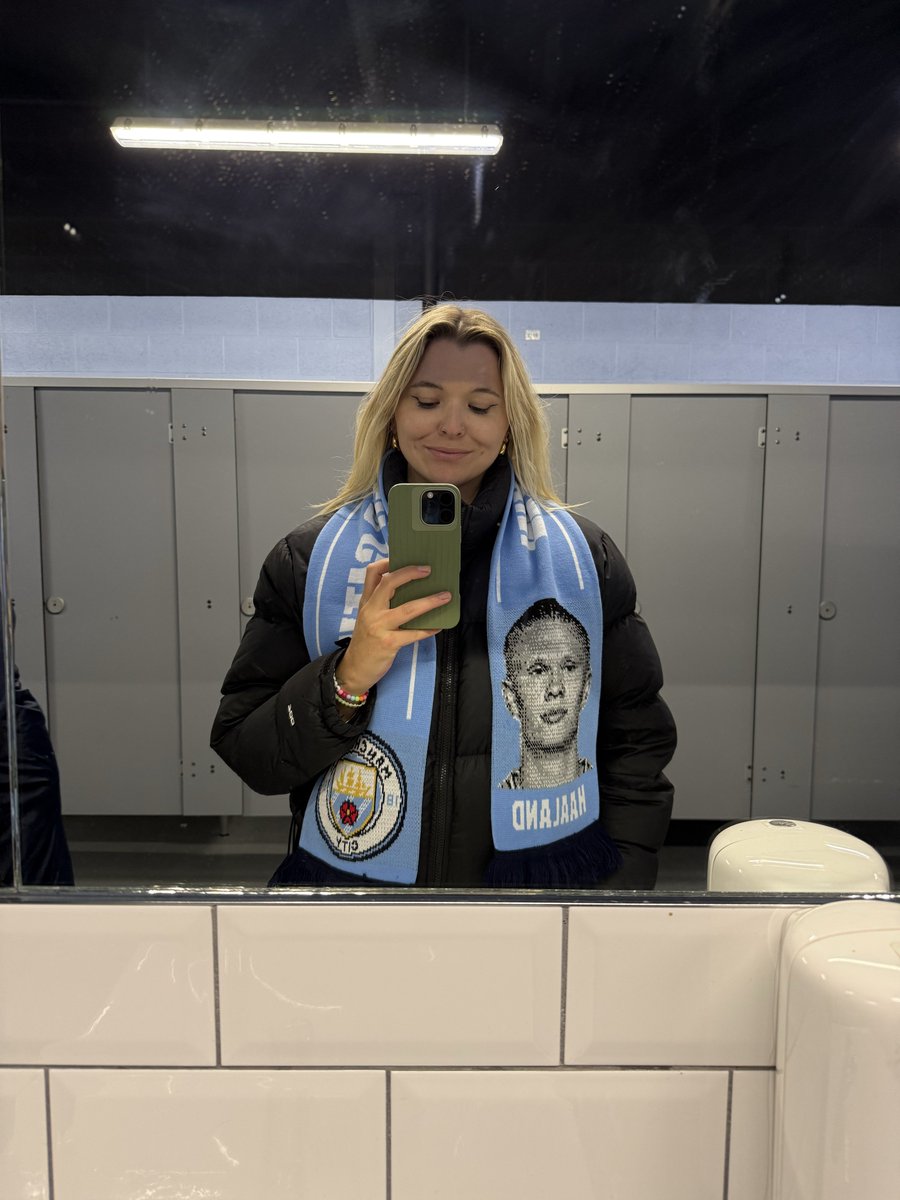 charlottesleet's tweet image. Citehhhhhh 🩵🩵🩵