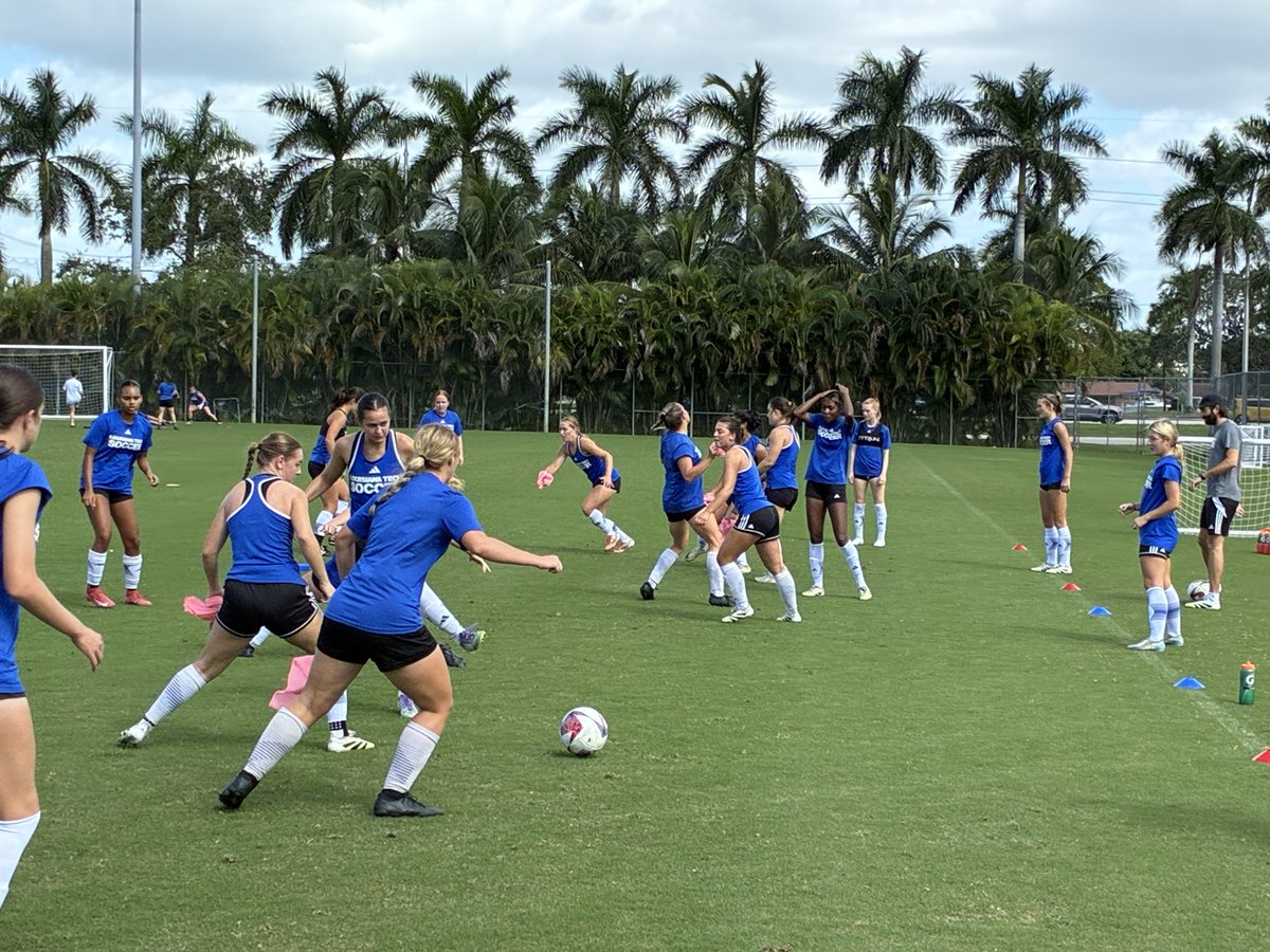 Game prep in Miami for <a href="/LATechSOC/">LA Tech Soccer ⚽</a> 🔵⚽️🔴. 24 hrs ⏰ #EarnTheRight