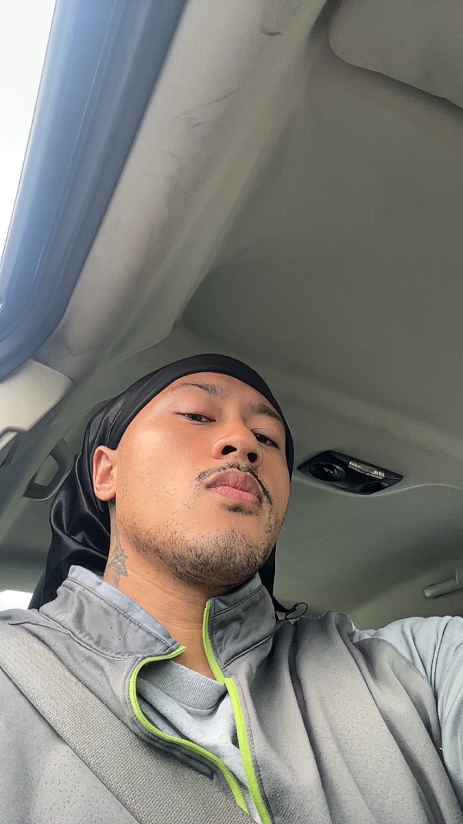 J (@curlyheaduce) on Twitter photo 