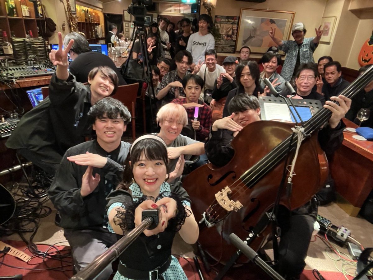 alcohol_tea's tweet image. 2025.10.18.

ミンナノティーブレイク vol.33
20th Acoustic ONEMAN LIVE
at 池袋 hotpepper

グランドピアノにコントラバス
配信でバタバタしましたが
いいライブになりました

久しぶりの本家バンドライブ

ありがとうございました！