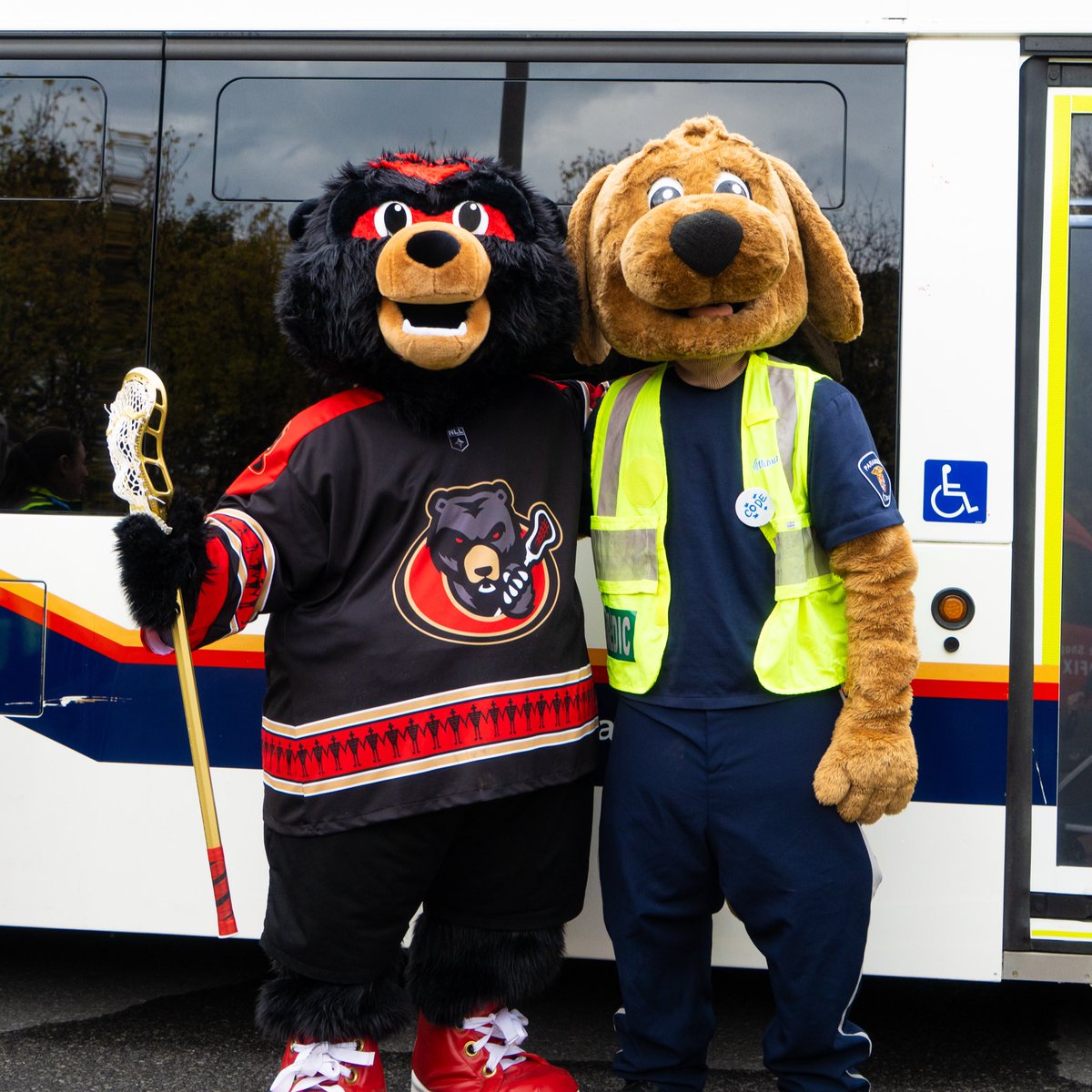 ottblackbears's tweet image. Supporting those who support us. ❤️

A great day at @9RunRun raising awareness for first responder mental health, and Cubby stole the show! 🐻🙌

#ottawablackbears #9runrun #MentalHealthAwareness