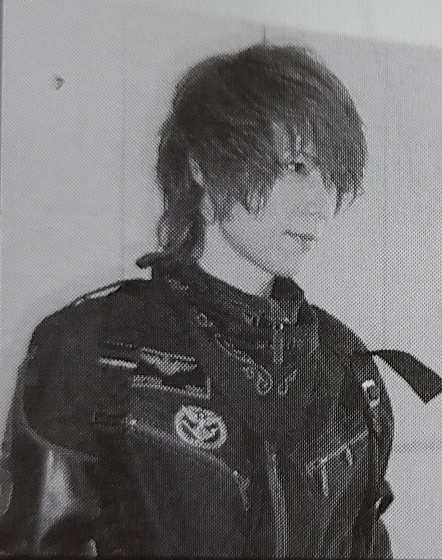 blazeluna0122's tweet photo. ひび割れた大地 吹く風は無言
でも教えてくれたmelodyが
忘れはしないさ 何処までもずっと
君となら同じ歩幅でゆけるさ
#HEATH #DopeHEADz #eveningrose https://t.co/LTJd01qxB2