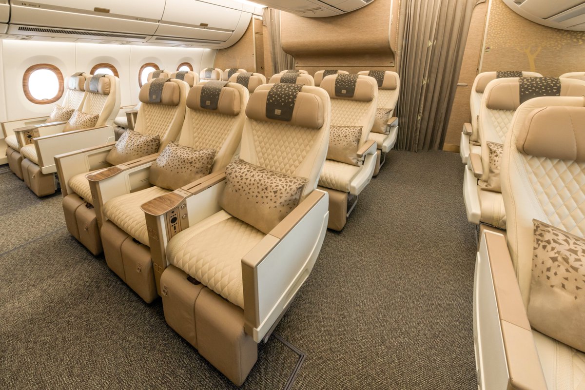 Gate7aviation's tweet photo. Emirates dessert désormais Olso en Airbus A350 avec une cabine Premium Economy.
#Emirates #A350 #Olso https://t.co/qPQs1K0Q7h