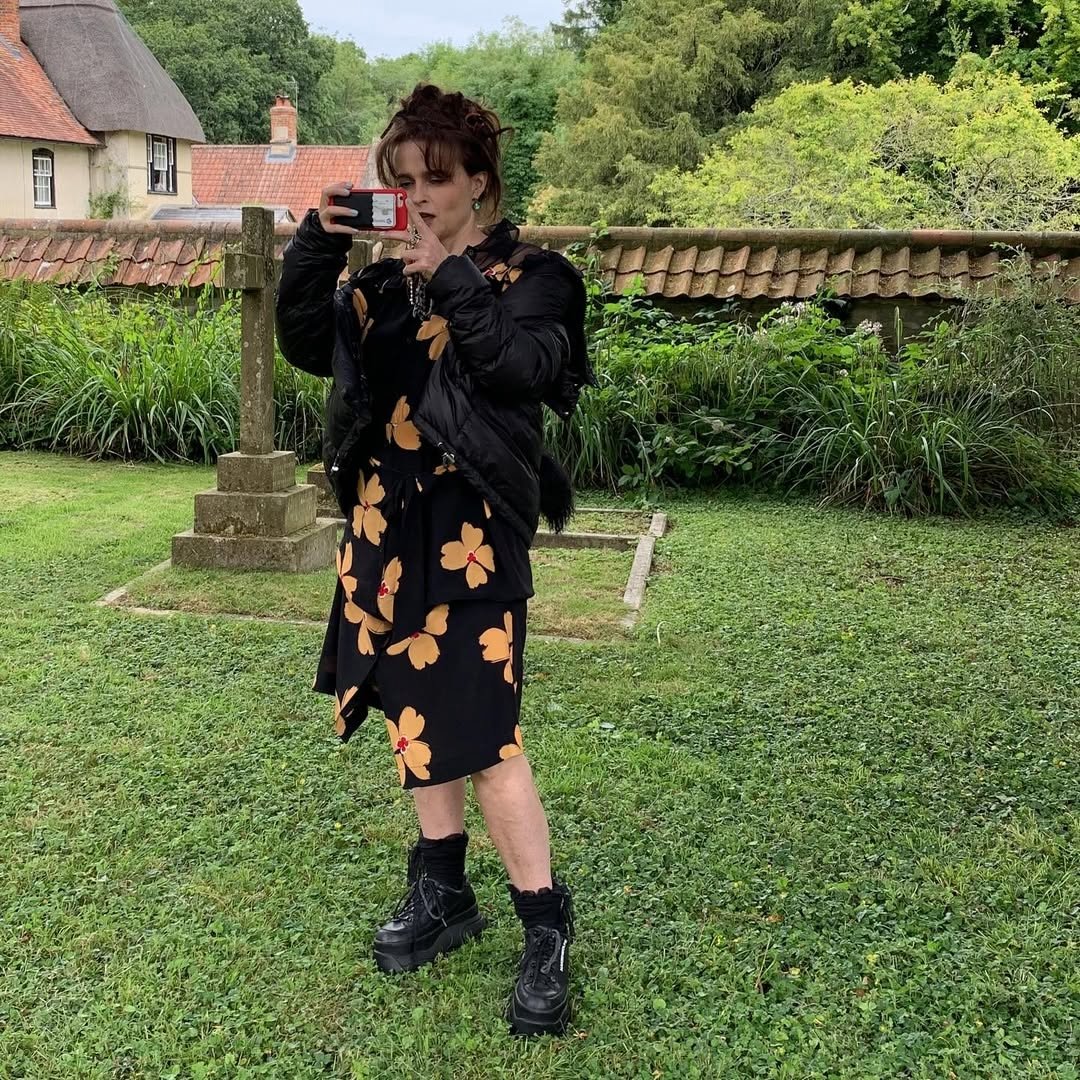 badposthbc's tweet photo. 📸 | Helena's makeup artist, @Louiseconstad, shared a new photo from 2019. https://t.co/Huwu3LzZAf