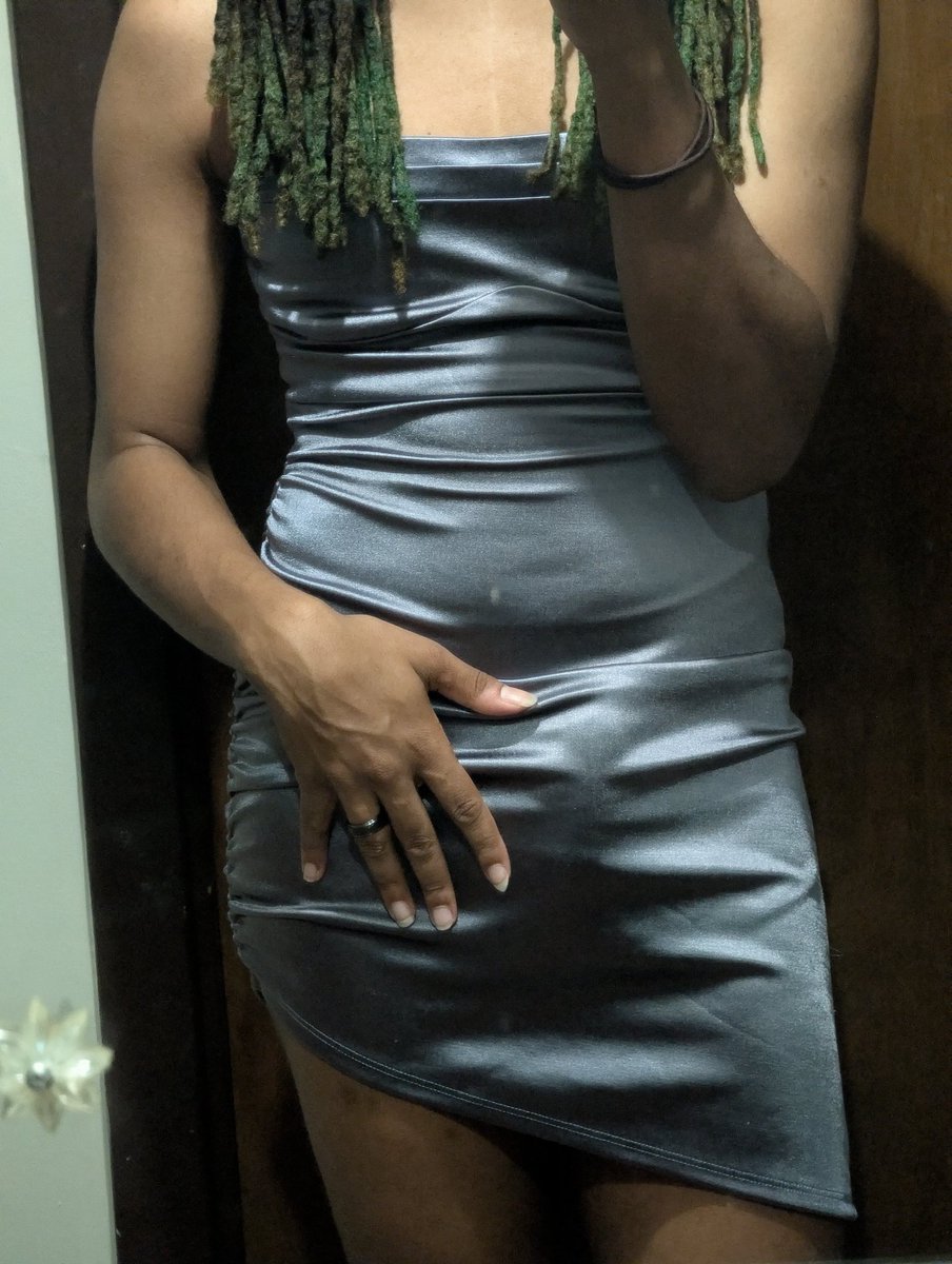 imSinterested's tweet photo. New dress, had to make a return post... Surprise I'm back lol https://t.co/dD9vo13ksq