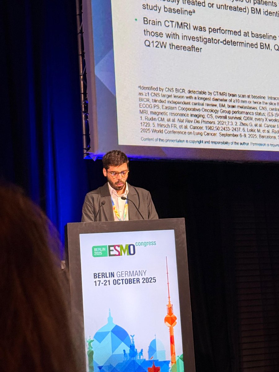 DrMirallas's tweet photo. 🙌🏽 Back to back sessions at #ESMO25 by @pedrofsrocha 💥

📌 DeLLphi-304 Tarlatamab 2L for #SCLC 
ORR 33-37% irrespective of CFI
⬇️ Risk of death HR 0.60
☣️ Lower tox!

📌 IDeate-Lung01: intracranial activity of ifinatamab deruxtecan (IDXd)
✔️ ORR 46%

@OncoAlert
@myESMO 
@_SEOM https://t.co/2IeIMD6RWA