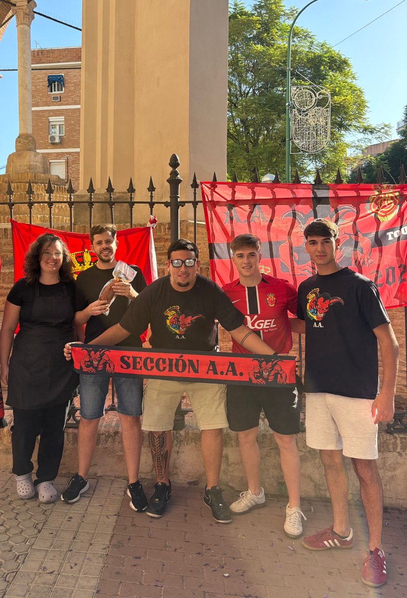 ⚽️ 𝐁𝐞𝐧𝐝𝐢𝐭𝐚 𝐯𝐢𝐜𝐭𝐨𝐫𝐢𝐚

💃🏻 Se echaba de menos esta sensación… 

👺 Seguimos importando 𝐦𝐚𝐥𝐥𝐨𝐫𝐪𝐮𝐢𝐧𝐢𝐝𝐚𝐝 a la península: una sobrasada, cortesía de Ca Na Paulina, al bar de la previa!