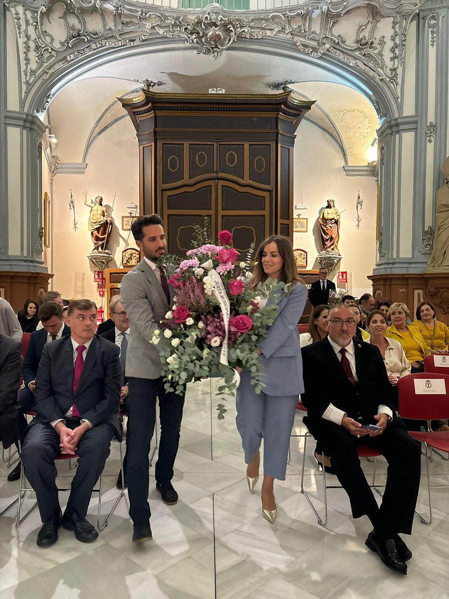 Hoy es el día grande de la Virgen de Gracia.
La imagen de Sta. María la Real de Gracia y Buen Suceso vuelve a pasear por las calles de Murcia, acompañada por la devoción y el cariño de todos los fieles.

Enhorabuena por  mantener viva una de las tradiciones más queridas 🌸🙏