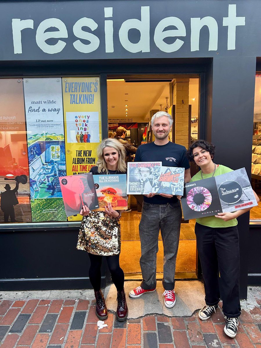 thesubways's tweet photo. Happy @AlbumDayUK to everyone celebrating, all the way from @residentmusic 🌊

Looking forward to seeing all tonight! https://t.co/HpxZUtJK2o