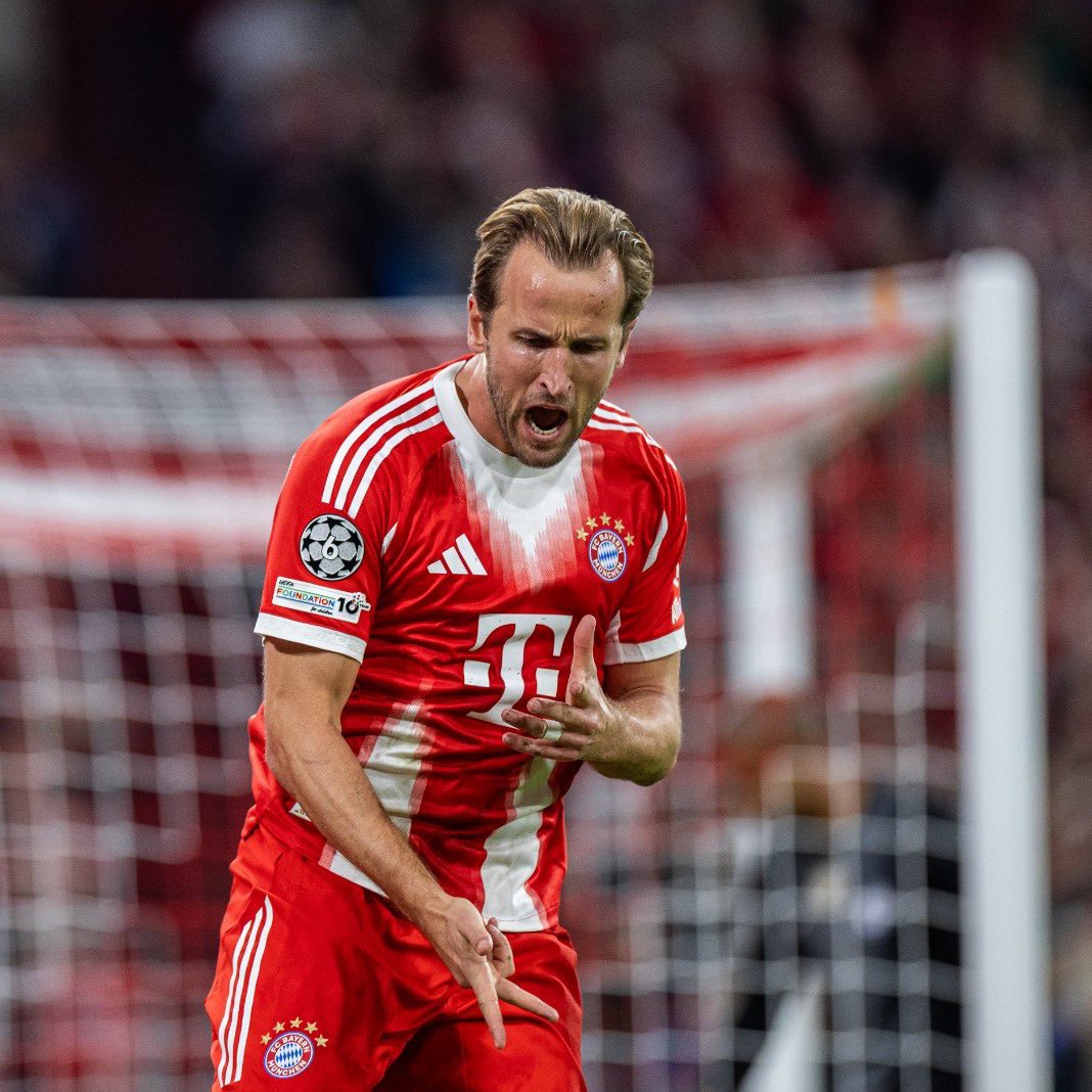 EPL_Gunlukleri's tweet image. Harry Kane, kulüp kariyeri boyunca 400 gole imza attı.
◉ Tottenham (280)
◉ Bayern (104)
◉ Millwall (9)
◉ Leyton Orient (5)
◉ Leicester (2)
Ayrıca İngiltere Milli Takımı formasıyla 76 kez fileleri havalandıran Kane, ülkesinin en golcü oyuncularından biri olmayı başardı. 👏