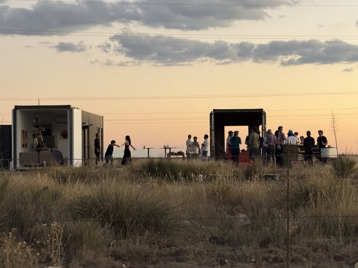 r_alx_z's tweet image. Marfa