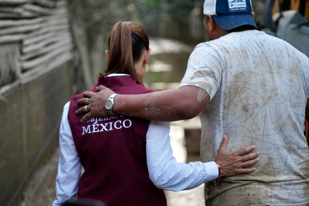 Noroeste on X: "La Presidenta Claudia Sheinbaum visitó Veracruz entre protestas y bloqueos por daños a causa de las lluvias; pobladores acusan negligencia 👉https://t.co/dG6jkbvOg4 https://t.co/t7NrVnMPqM" / X