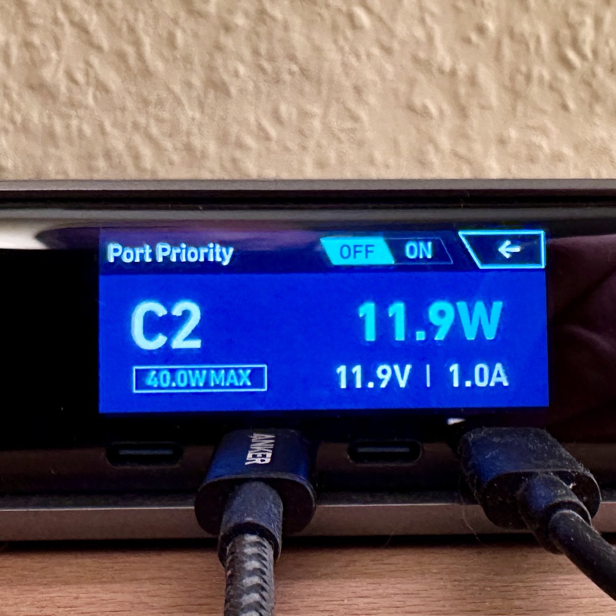 dergrauewolf1's tweet image. Today I got my new #Powershark which is an USB-C-driven power supply for #Commodore #Amiga. Your USB-C mains must be capable of power delivery 12-V (!), otherwise it won’t work. Power consumption is stable &amp;amp; never exceeds 1.0 A / 12 W. Very useful tool! Thanks @MicromigaShop .
