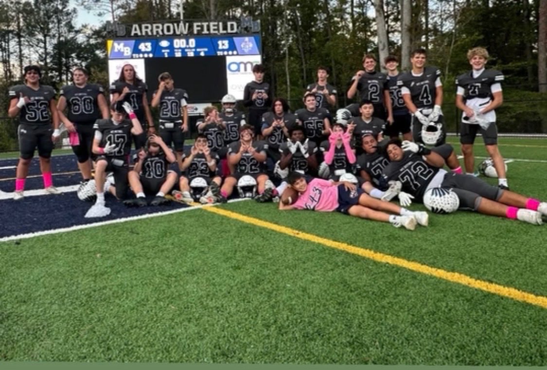 Last home game of the season. 
Took the win over Dominion 43-13 💪🏻 🦅 
<a href="/MBCA_Football/">Mt. Bethel Football</a> 
•
•
•
Photo credit @colin_pics01 

#fridaynightfootball #mbca