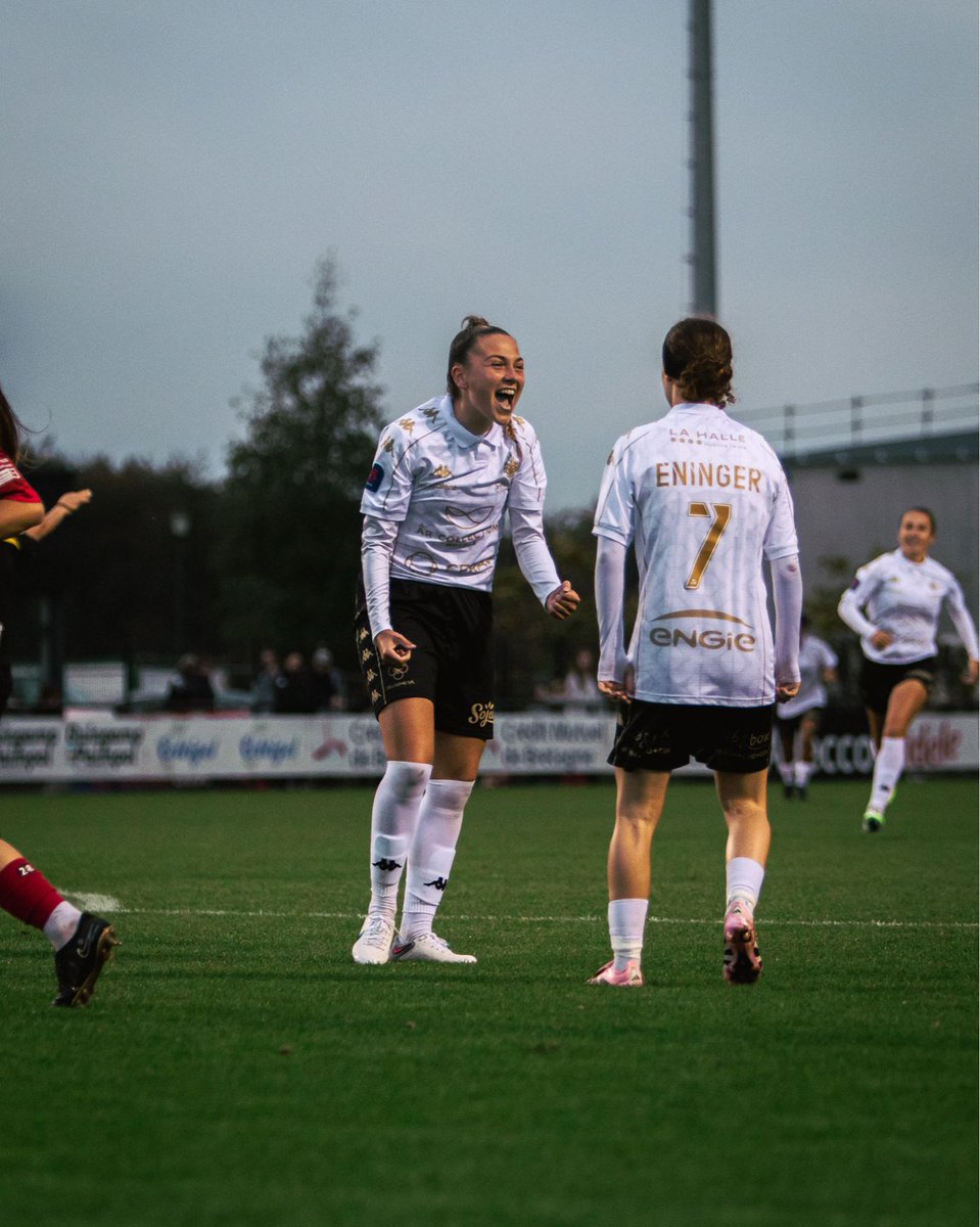 ⏱️ 47´l QUELLE FRAAAAPPE ! 

Bien servie par Eninger, Pian déclenche une magnifique frappe à l’entrée de la surface ! Ça rentre 1-1 ! 

#EAGUSSM 1️⃣-1️⃣